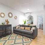 Cozy & Modern Apartment